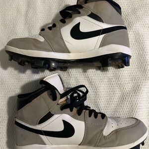 Jordan 1 Light Smoke size 8 Baseball Cleats